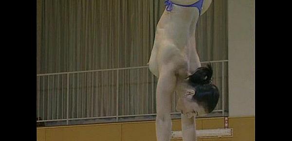  Lavinia - Topless Gymnastics